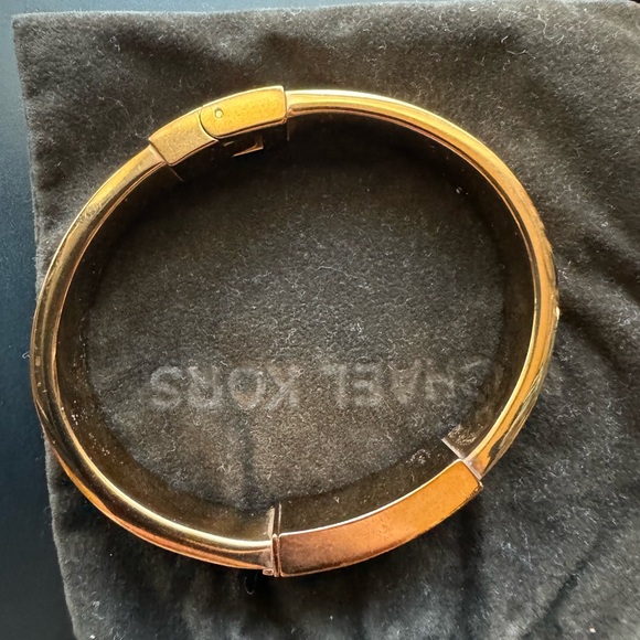 Michael Kors rose gold bangle bracelet - Picture 3 of 3